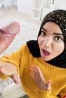 Türbanlı Kız Kardeşim Borç İstiyor