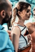 Liseli Öğrencisini, Kocasına Siktiren Olgun
